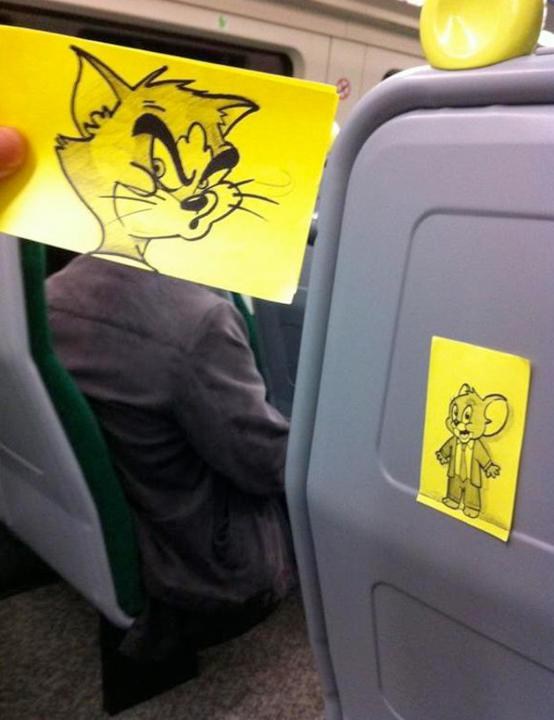 شوخی با مسافران قطار | عکس