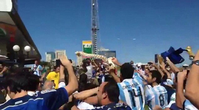 جشن توهین آمیز آرژانتینی ها به خاطر مصدومیت نیمار 1