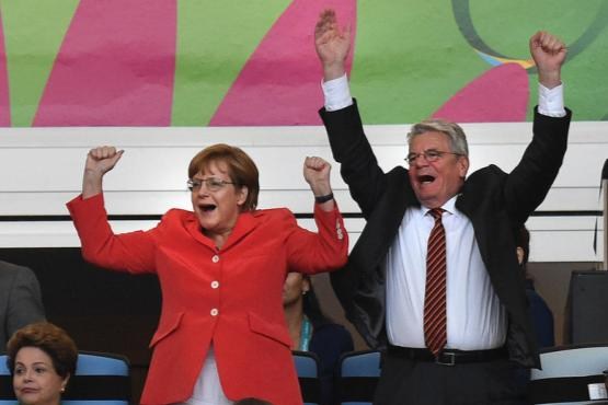 واکنش جالب خانم صدر اعظم به گل قهرمانی آلمان+تصاویر 