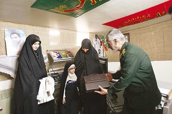 تصویر افتتاح پایگاه بسیج روزنامه جام‌جم