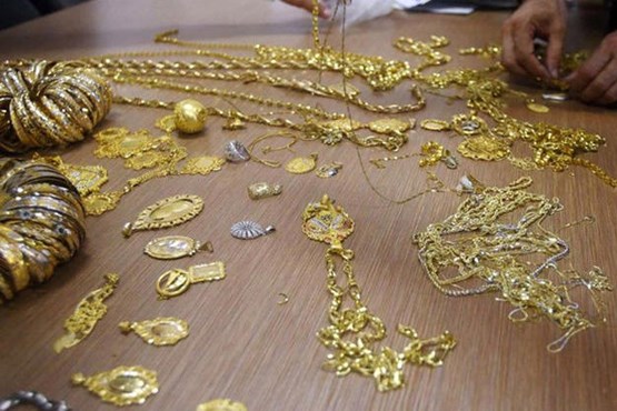 ماموران قلابی کیف پر از طلا را ربودند