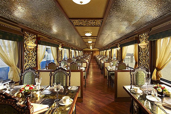 قطار لوکس قطار گردشگری قطار در هند توریستی هند Golden Chariot