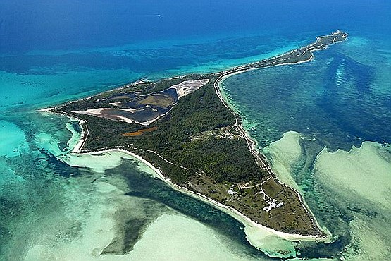 Image result for ‫بکام یک جزیره 250 هکتاری در منطقه جزایر «ساوت‌بری» در شهر ناسائو پایتخت باهاماس خریداری کرد‬‎