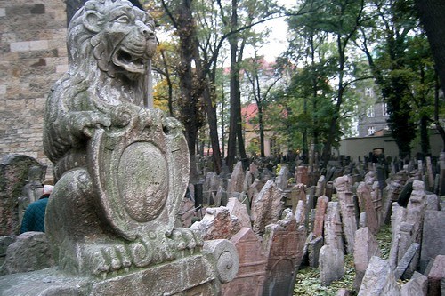 تصاویر وحشتناک ترین قبرستان  های دنیا