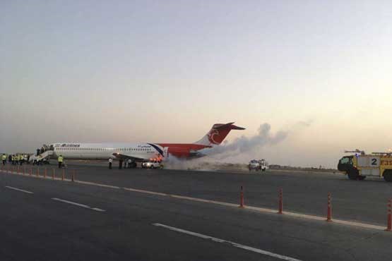 هواپیما در فرودگاه اهواز آتش گرفت