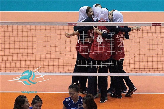 شکست سنگین بانوان ایران مقابل میزبان در گام نخست