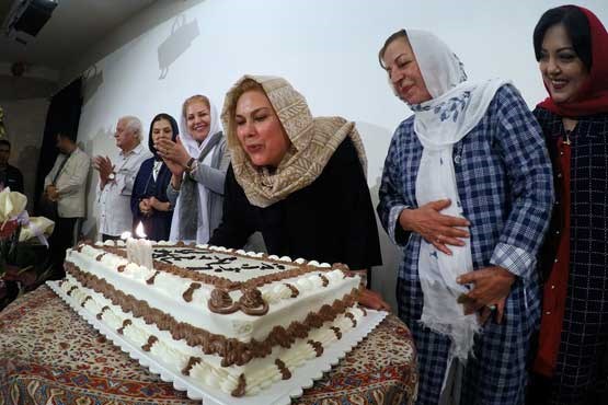 مهرانه مهین ترابی ۶۰ ساله شد +عکس جشن تولد همسر مهرانه مهین ترابی جشن تولد بازیگران بیوگرافی مهرانه مهین ترابی