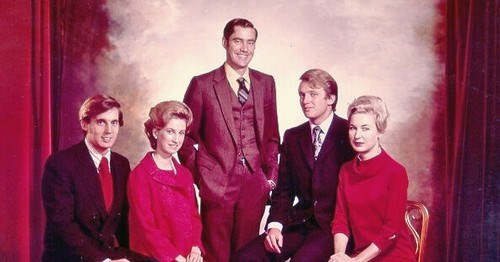 با ده نفر از مهمترین اعضای خانواده ترامپ آشنا شوید + عکس