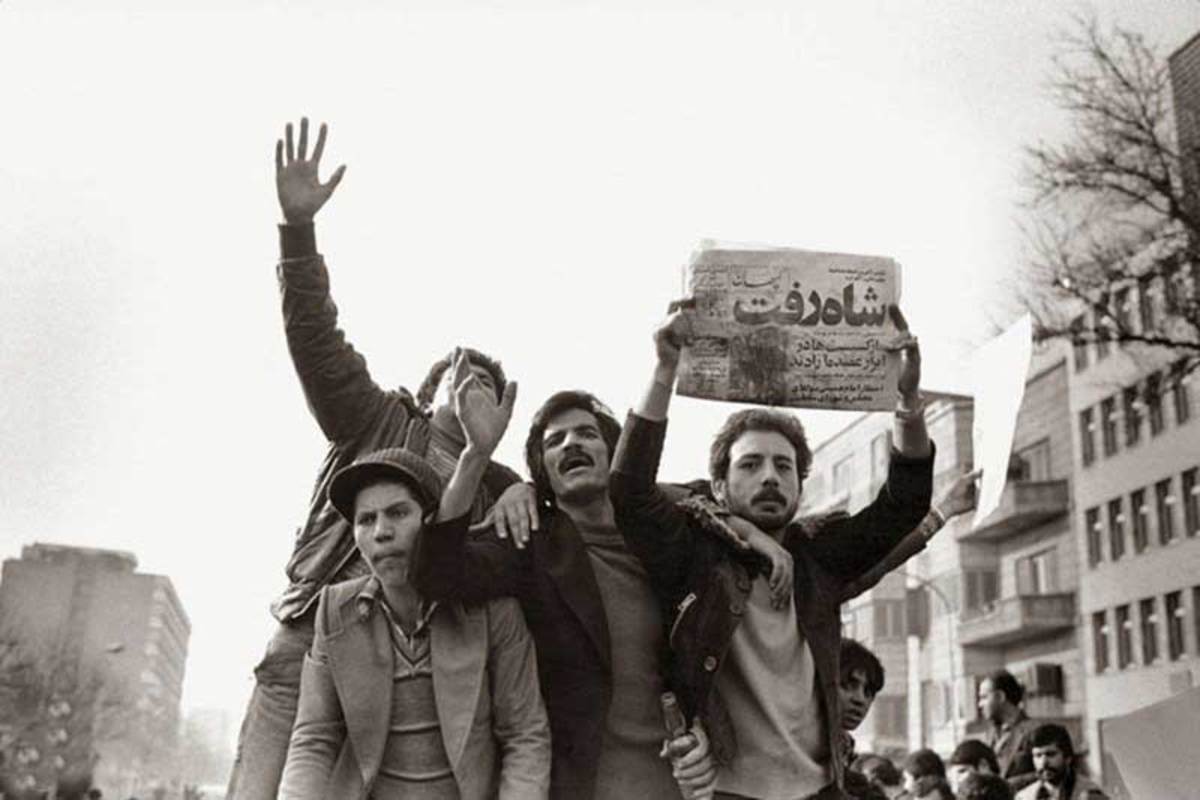از ۲۶ دی‌ ۵۷ تا ۵ مرداد ۵۹، ۵۵۰ روز پایانی عمر محمدرضا پهلوی است؛ اتفاقات این دوره زمانی در فیلم‌های مستندی که ساخته شده به نمایش در آمده است.