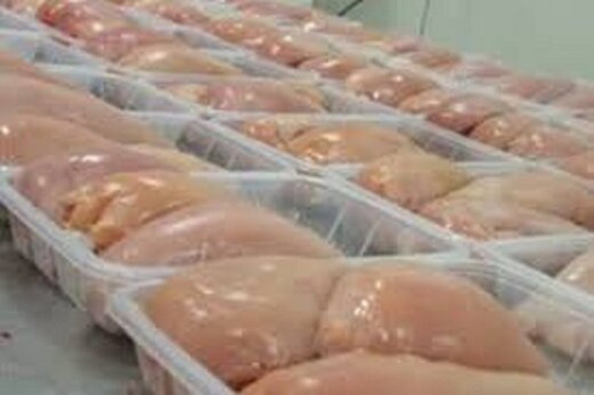 همزمان با افزایش نرخ مرغ در بازار، قیمت بسته‌های پاک‌ شده در فروشگاه‌های زنجیره‌ای نسبت به یک ماه قبل تا ۲۵ درصد رشد داشته است.