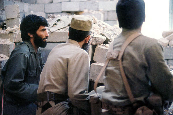 رهبر معظم انقلاب و شهید جهان‌آرا در خرمشهر(عکس)