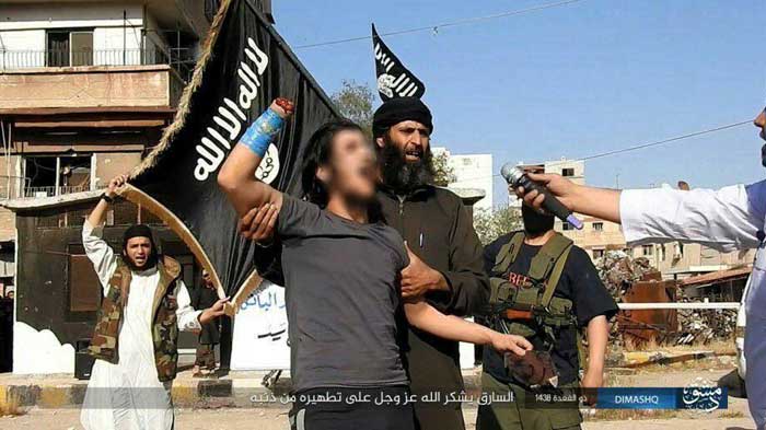 تصاویری از اجرای سه حکم توسط داعش