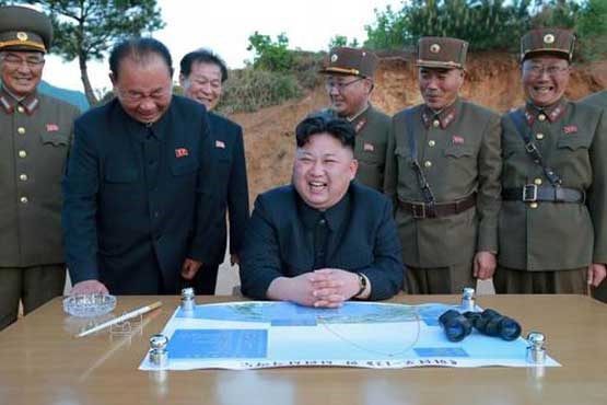 تصاویری از شادمانی‌های موشکی رهبر کره شمالی 
