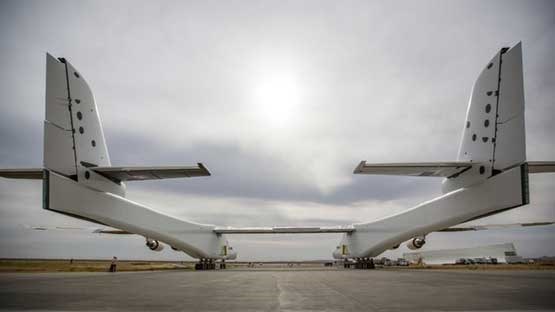 بزرگترین هواپیمای جهان از آشیانه خارج شد(عکس)