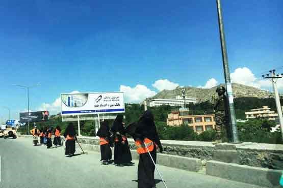 زنان رفتگر در خیابان‌های کابل(تصاویر)